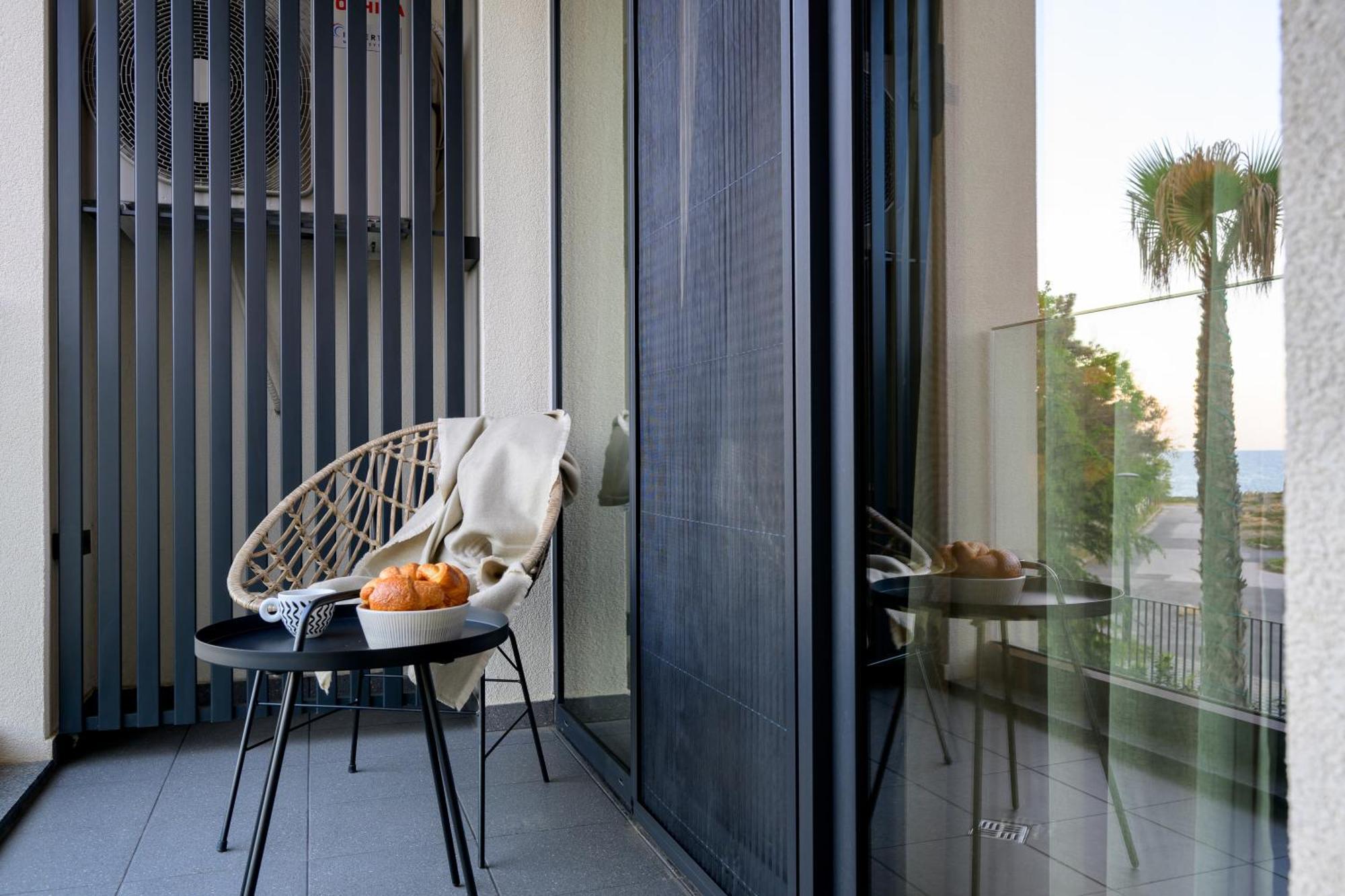 Boho Sea View One-Bedroom Pool & Spa Apartment Saints Constantine and Helena Exterior foto